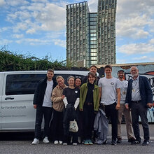 Die Exkursionsgruppe am Mittwochabend vor ihrer Unterkunft in Hamburg-Altona
