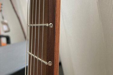 Detailaufnahme des Gitarren-Griffbrett
