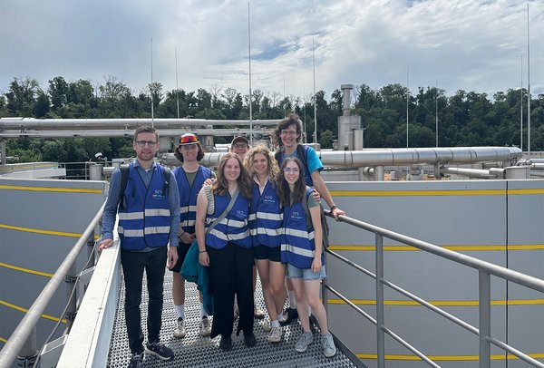 Gruppenfoto mit den Teilnehmern