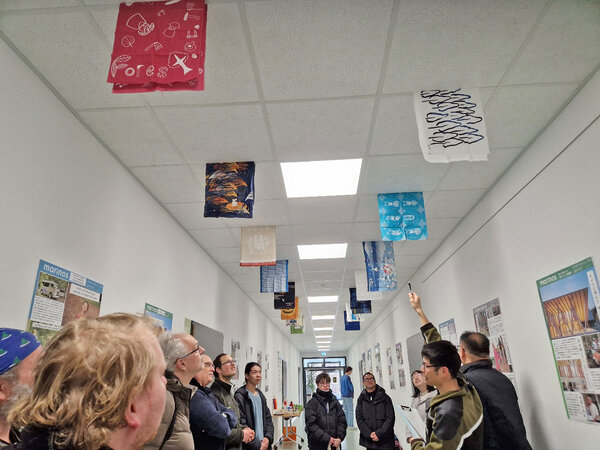 Kleinen Feierstunde an der HFR vor der Ausstellung mit den japanisch-deutschen Postern