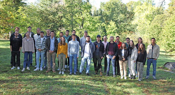 Gruppenfoto mit den neuen Masterstudierenden