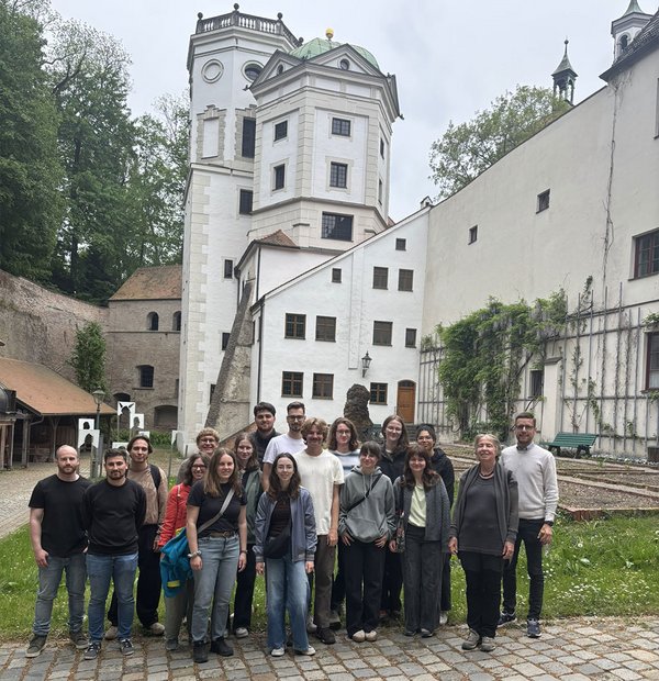 Gruppenfoto mit den Teilnehmern