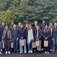 Gruppenfoto mit den neuen Masterstudierenden