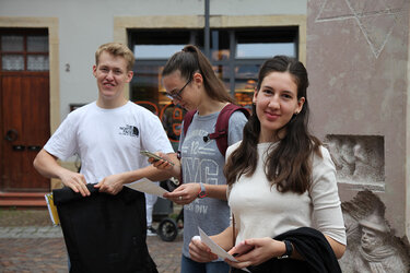 Studierende in der Innenstadt von Rottenburg