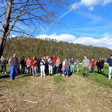 Ein Gruppe Studierender im Neckartal