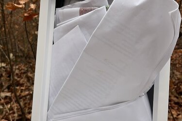 Die Waldbriefkästen quellen über vor lauter Fragebögen