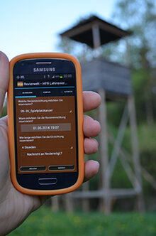 Smartphone mit geöffneter HFR-Revierwelt-APP