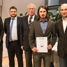 CDG-Preisverleihung an der Hochschule Ulm am 02.12.2016 
(v.l.n.r: Rektor Prof. Dr. Volker Reuter/ HS Ulm, Benjamin Peschke/ HAW BW e.V., 
Jochen Voß/ Vorstandvorsitzender CDG, Preisträger Johannes Trzebiatowski, Prof. Dr. Sebastian  Hein)
