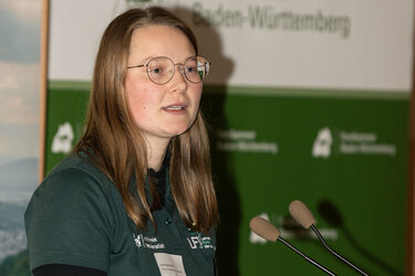 Lena Rentschler betreut im Kreisforstamt Freudenstadt die Neugründung eines Gemeinschaftswaldes in Eutingen.