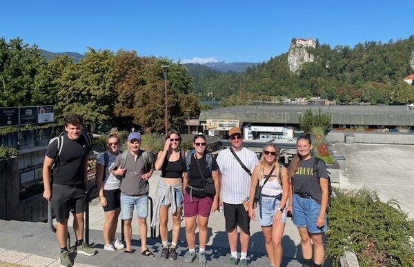Gruppenfoto mit den Teilnehmern