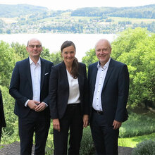 Gruppenfoto: v.l.n.r.: Prof. Dr. Ulrich Jautz (Hochschule Pforzheim), Prof. Dr. Stephan Trahasch (Vorsitzender, Hochschule Offenburg), Prof. Dr. Katja Rade (Hochschule für Technik Stuttgart), Prof. Dr. Harald Riegel (Hochschule Aalen)