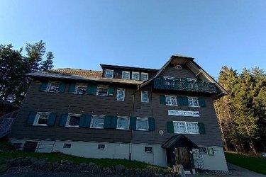 Blick auf das Naturfreundehaus