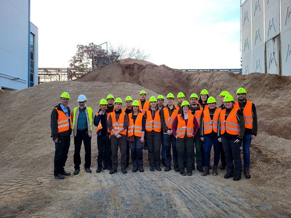 Gruppenfoto mit den Teilnehmern