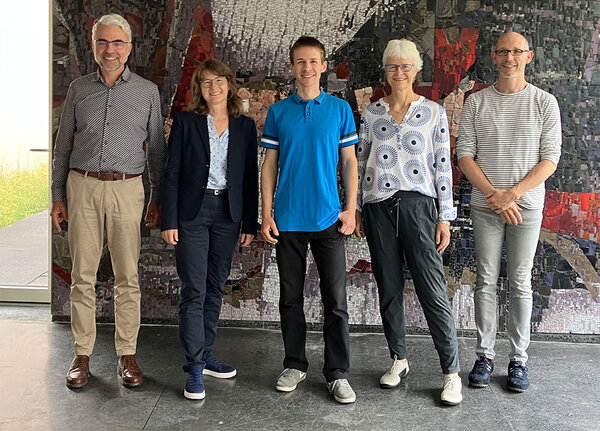 Gruppenfoto: r. Heiko Hinneberg in der Mitte mit seinen Prüfer*innen (v.l.n.r) Prof. Dr. Gottschalk, Prof. Dr. Foerster, Prof. Dr. Tielbörger und PD Dr. Anthes.