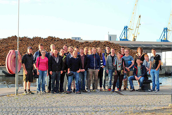 Gruppenbild-Hafen-Wismar