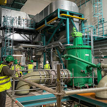 Studierende im Müllheizkraftwerk