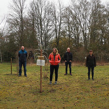 Gruppenfoto mit den 5 neuen Studienanfängern und Herrn Prof. Schurr