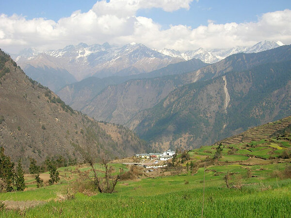 Blick in ein Tal im Himalaya