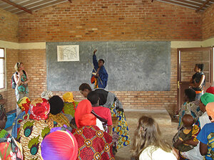 Alphabetisierungsprojekt für Frauen in Bisoro