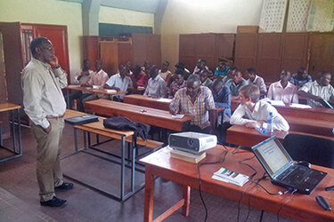tudierende im Seminarraum Université du Burundi