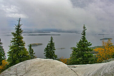 Blick auf einen See in Finnland