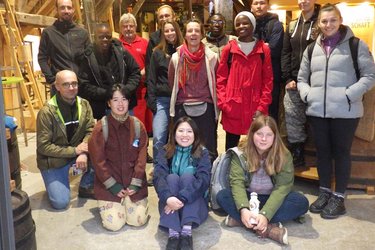 Gruppenfoto mit Austauschstudierende