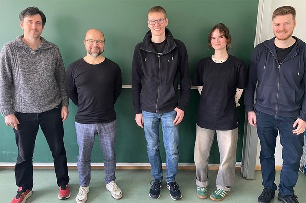 Gruppenfoto mit dem Team