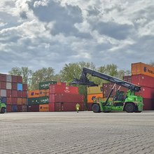 Reachstacker von Contargo