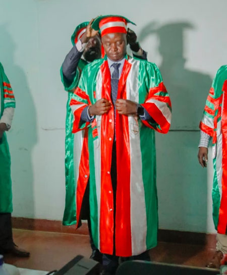 Feierlichkeiten nach der erfolgreichen Vereidigung der Promotion von Dr. Audace Niyonzima an der Universität Burundi am 23.07.2026 © Niyonzima 2026